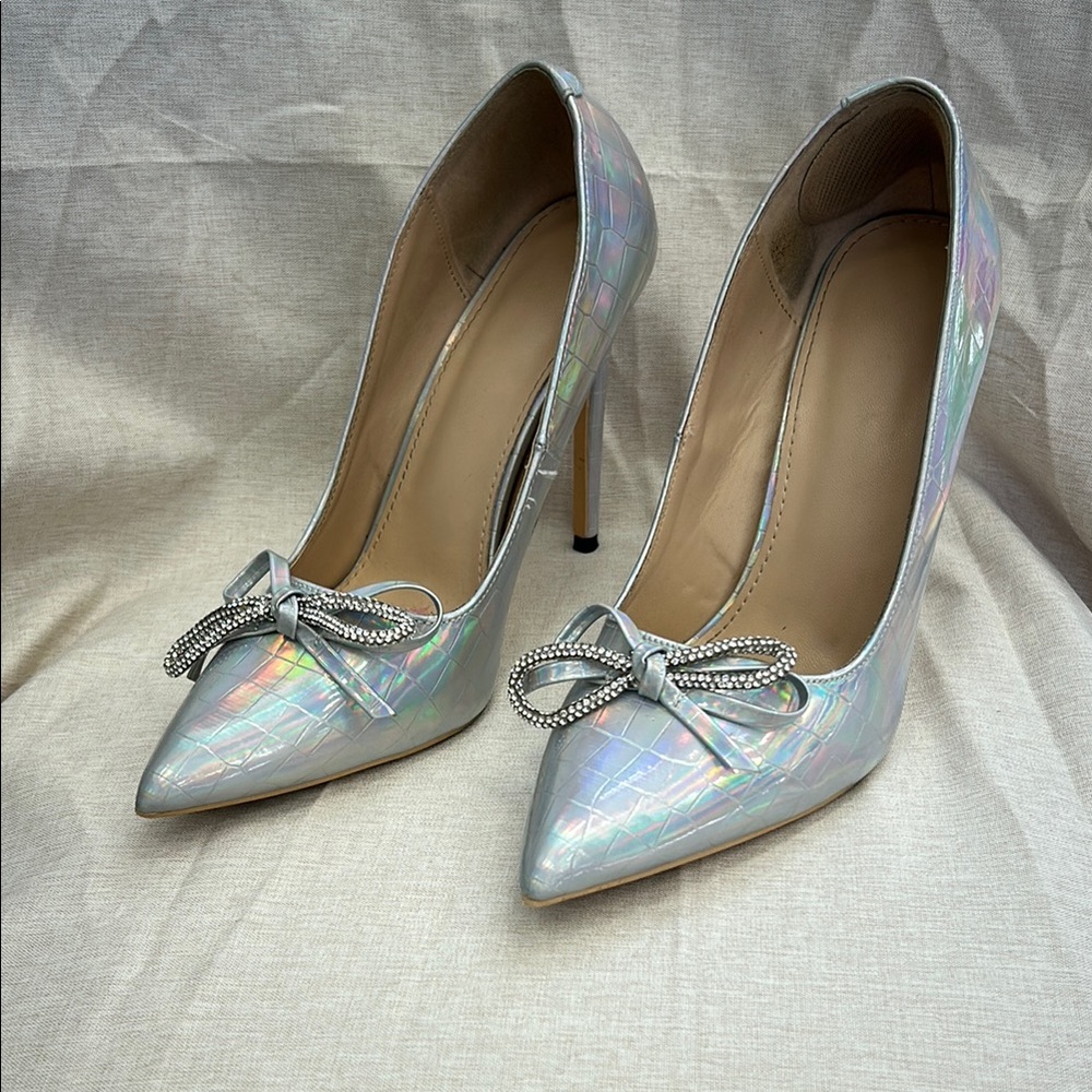 Elegant Silver Women's Heels with Bow Accent